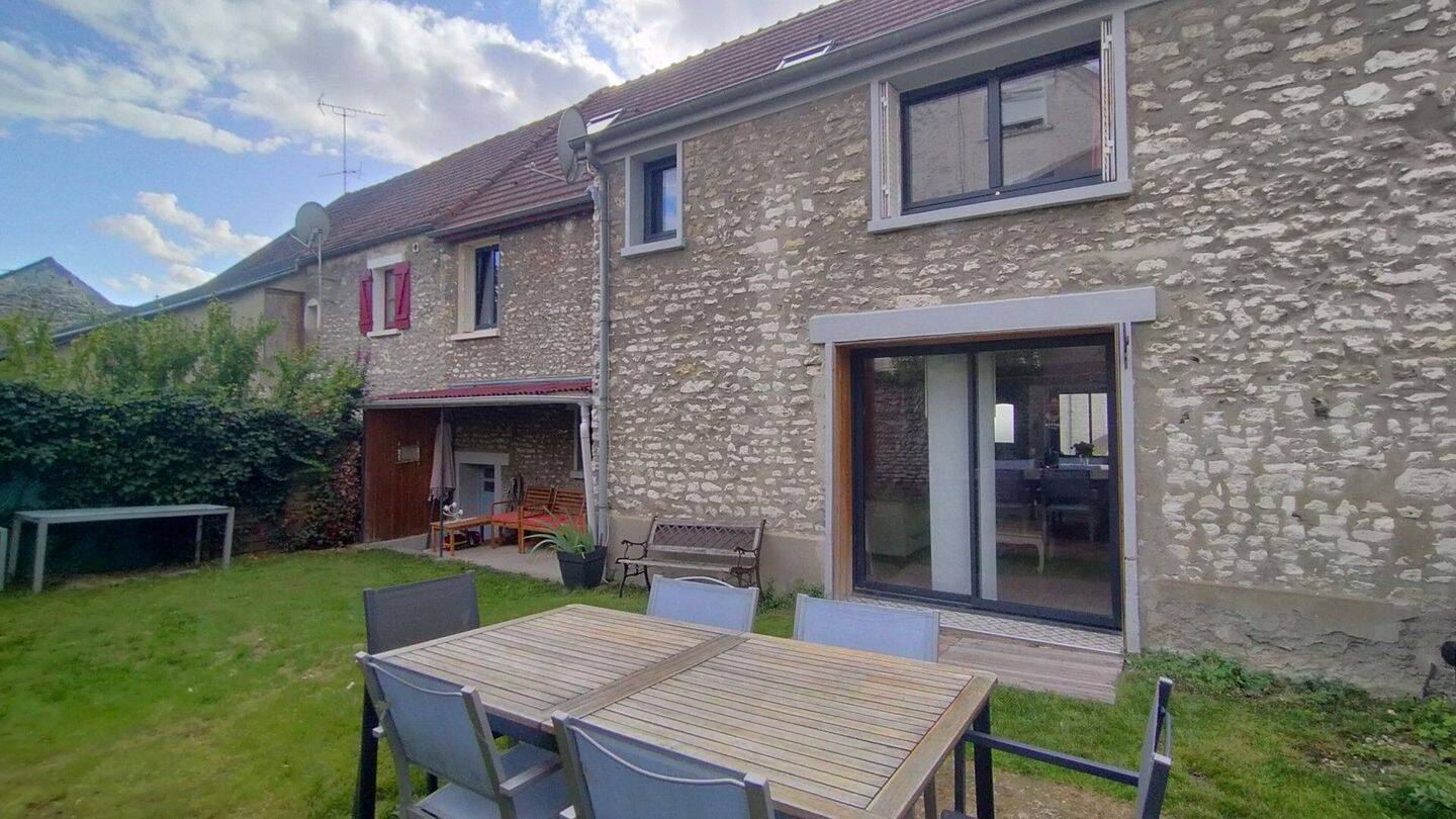 Maison à vendre, 138m², FOLLAINVILLE DENNEMONT