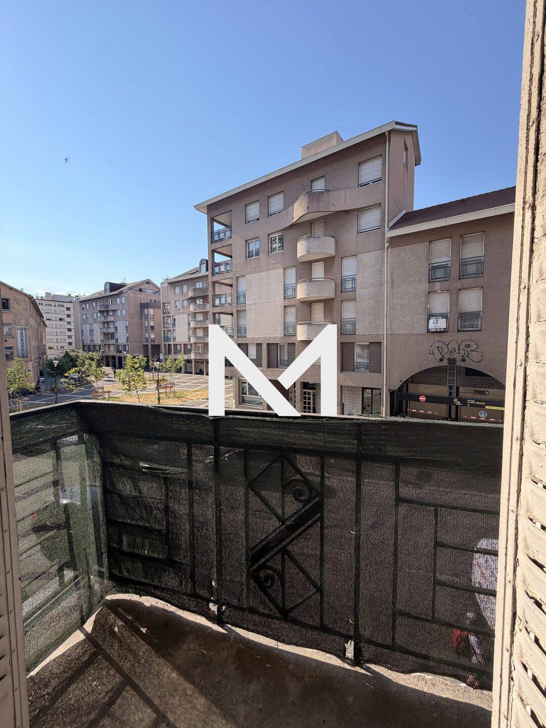 GRENOBLE - 30 RUE NICOLAS CHORIER - GRAND STUDIO AVEC BALCON — 1