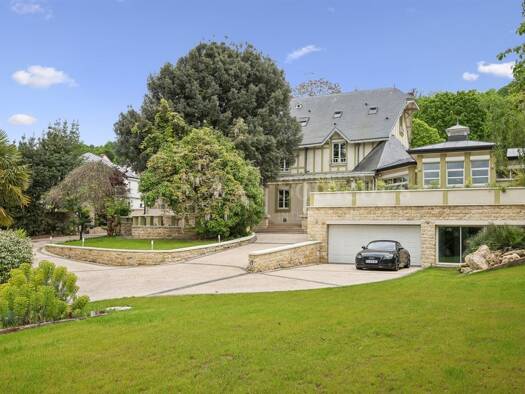 Maison à vendre 2 950 000 € 14 pièces 6 chambres 660 m² 3 412 m² de terrain Bougival 78380