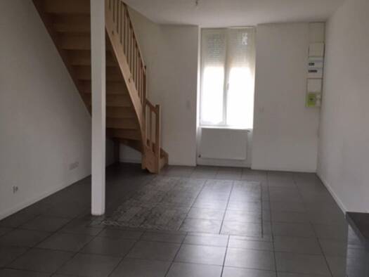 Appartement à louer 650 € 3 pièces 2 chambres 67 m² Étage 2/2 Saint-Chamond 42400