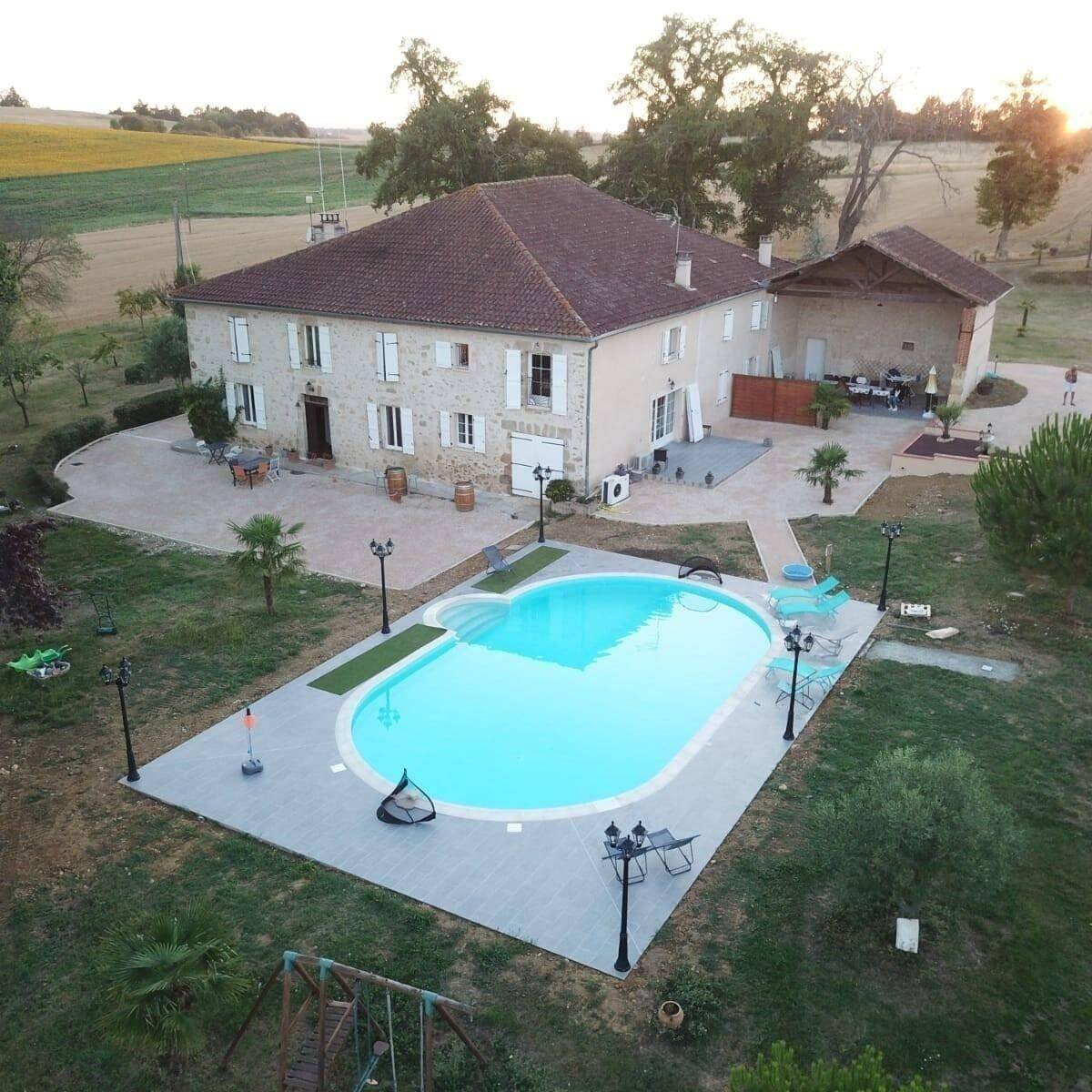 Maison à vendre, 454m², VIC FEZENSAC