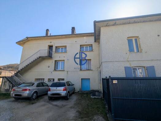 Appartement à vendre 64 000 € 2 pièces 1 chambre 37 m² RDC Saint-Étienne-de-Saint-Geoirs 38590