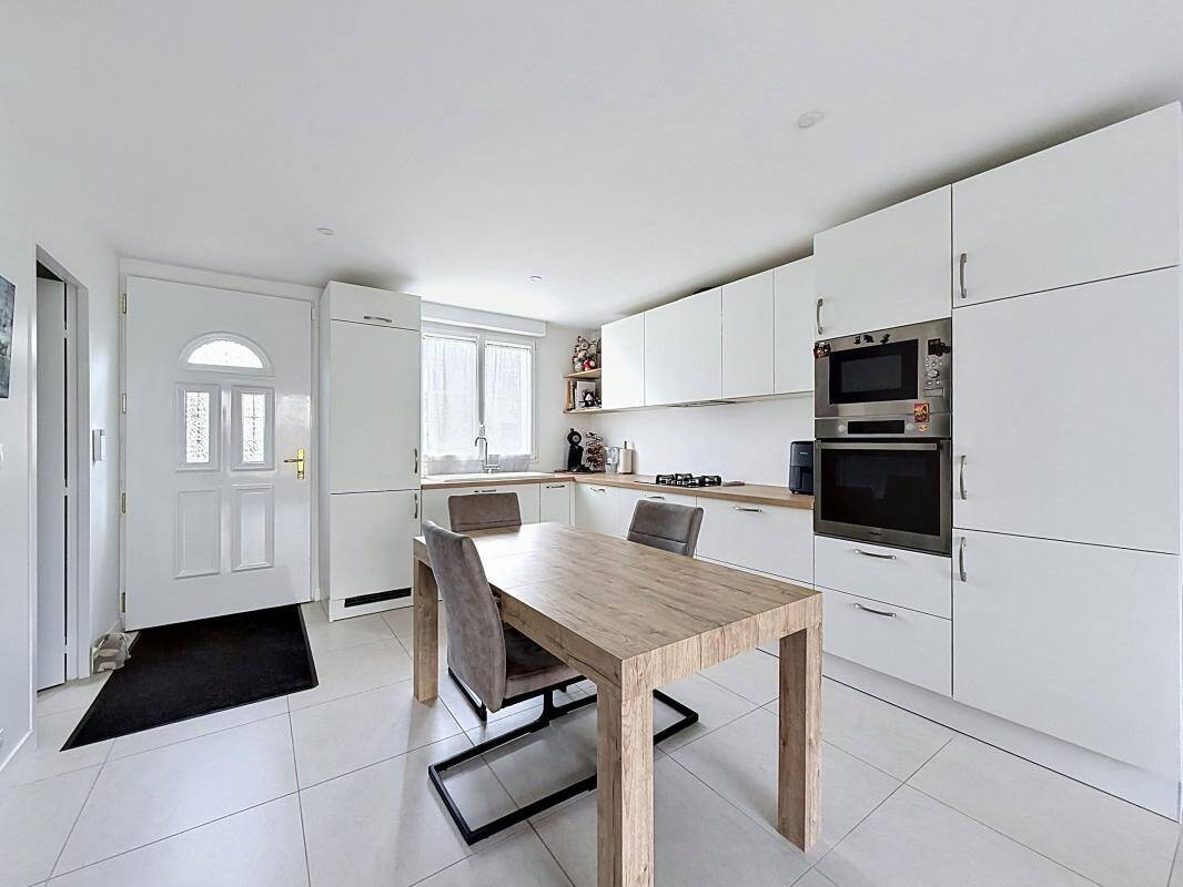 Maison à vendre, 92m², VOISINS LE BRETONNEUX