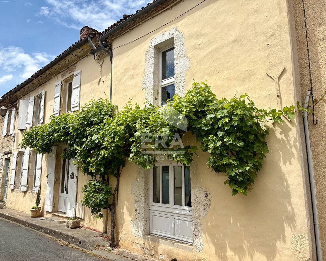 Maison à vendre, 251m², PORT SAINTE FOY ET PONCHAPT