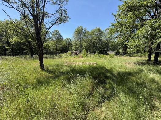Terrain constructible viabilisé à vendre 366 275 € 14 378 m² de terrain Ussac 19270