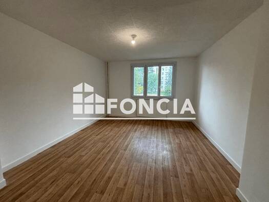 Appartement à louer 690 € 3 pièces 2 chambres 57,9 m² RDC Oiselet la Grive Bourgoin-Jallieu 38300