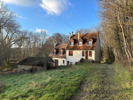 Maison à vendre 139 100 € 7 pièces 4 chambres 165 m² 17 014 m² de terrain Sarzay 36230