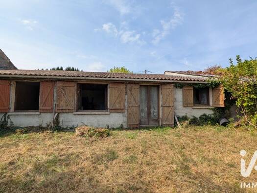 Maison de plain-pied à vendre 68 800 € 4 pièces 3 chambres 95 m² 975 m² de terrain Donnezac 33860