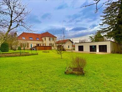 Maison à vendre 389 000 € 10 pièces 7 chambres 290 m² 3 000 m² de terrain Le Deschaux 39120