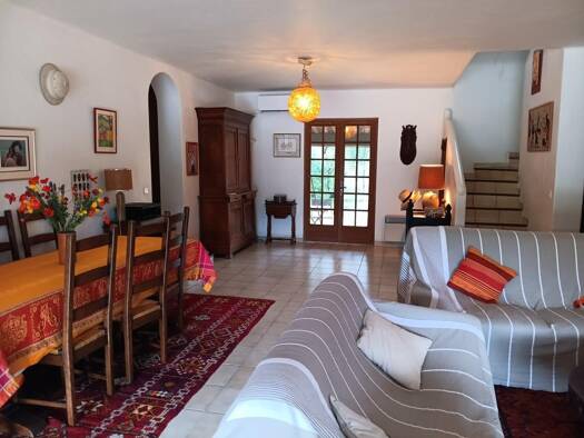 Maison à louer 1 820 € 5 pièces 4 chambres 173 m² 2 500 m² de terrain La Ville Lorgues 83510