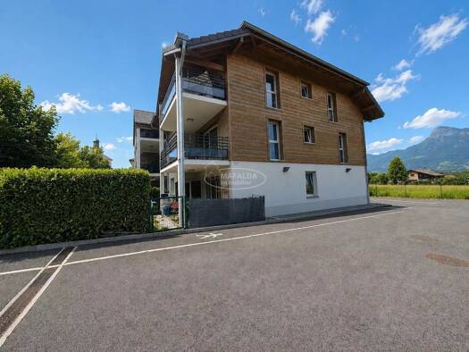 Appartement à vendre 292 000 € 3 pièces 2 chambres 71,52 m² RDC/1 Marnaz 74460