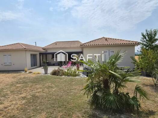 Maison de plain-pied à vendre 377 000 € 6 pièces 4 chambres 200 m² 1 556 m² de terrain Châtellerault 86100