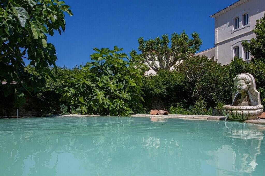 Maison à vendre, 681m², SAINTE CECILE LES VIGNES