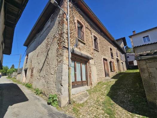 Immeuble à vendre 215 000 € 219 m² Roybon 38940