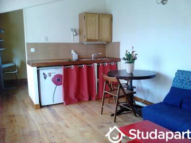 Maison à louer 730 € 2 pièces 1 chambre 24 m² Clairieres-Chateaux-Zone Agricole Cergy 95000