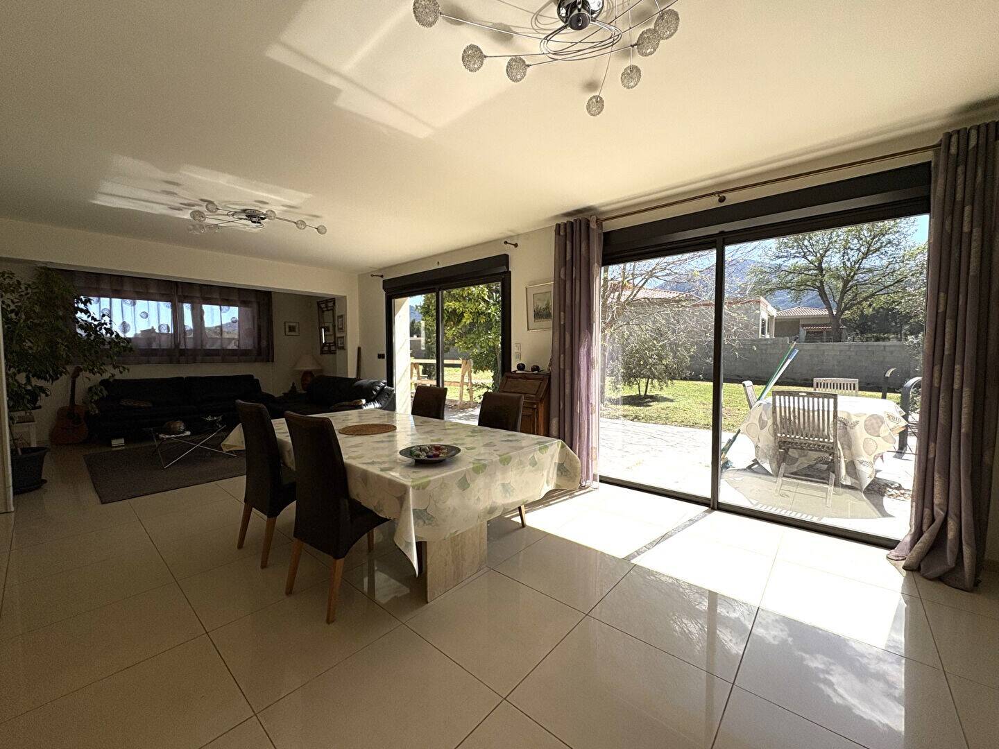 Maison à vendre, 200m², LAROQUE DES ALBERES