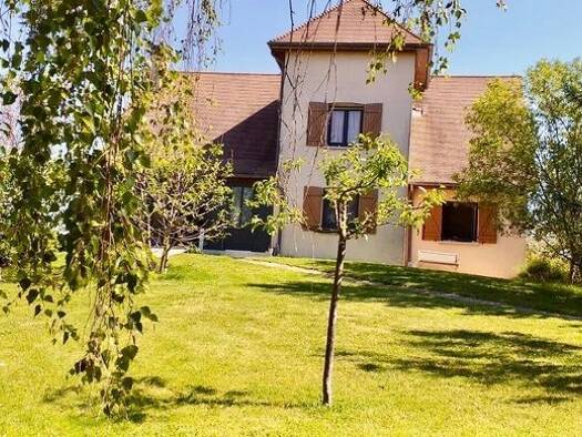 Maison à vendre 319 000 € 6 pièces 3 chambres 183 m² 2 359 m² de terrain Beaumont-sur-Grosne 71240