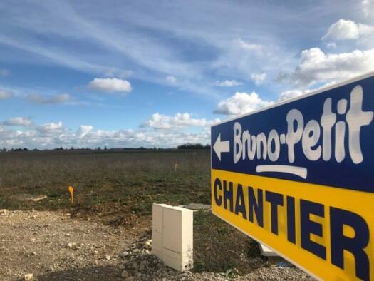 Terrain constructible à vendre 47 369 € 707 m² de terrain Les Grands Champs-Les Chevaliers Châteauroux 36000