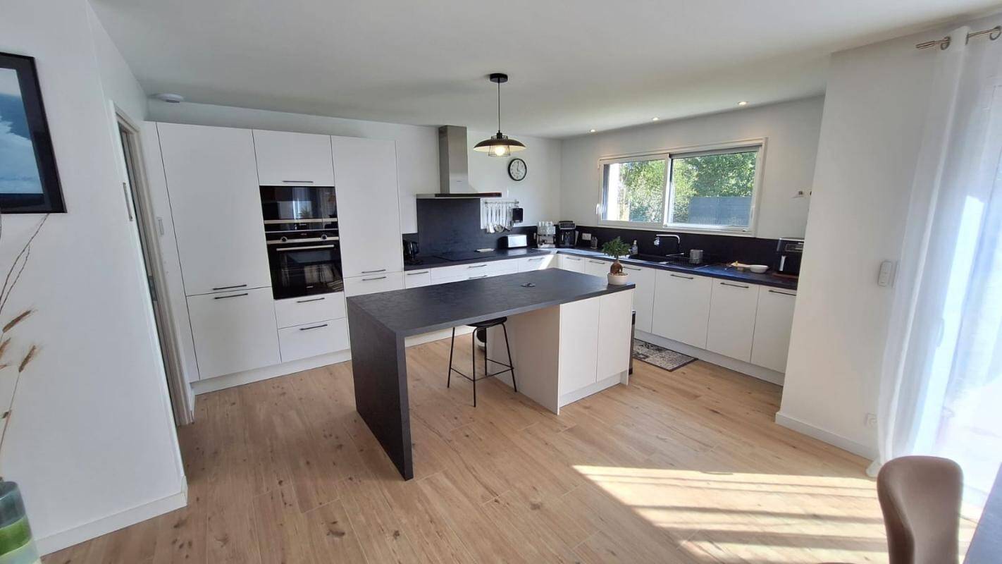 Maison à vendre, 155m², SURZUR