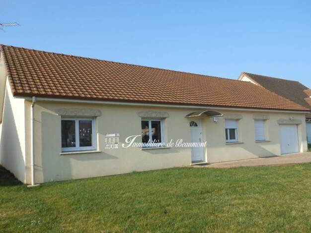 Maison de plain-pied à vendre 262 500 € 4 pièces 2 chambres 107,3 m² 800 m² de terrain Saint-Sébastien-de-Morsent 27180