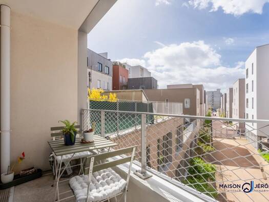 Appartement à vendre 289 000 € 3 pièces 2 chambres 63,63 m² Étage 2/10 Communes Romainville 93230