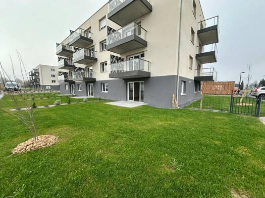 Appartement à louer 880 € 4 pièces 3 chambres 88 m² RDC Laval 53000