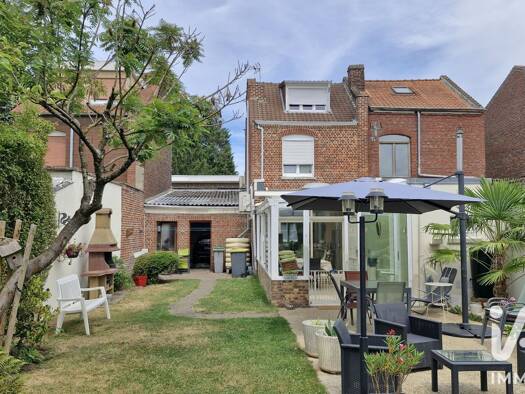 Maison de ville à vendre 289 900 € 4 pièces 3 chambres 115 m² 769 m² de terrain Hauts Champs Hem 59510