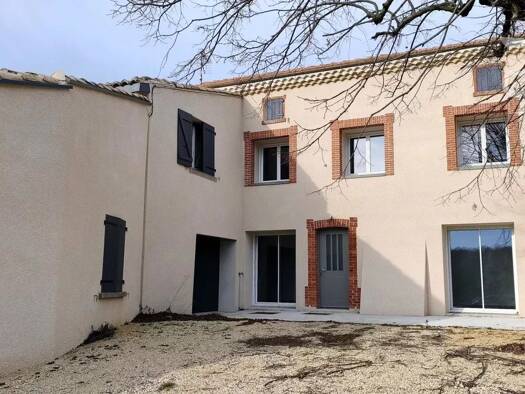 Maison à louer 1 210 € 4 pièces 2 chambres 82,5 m² La Baume-Cornillane 26120