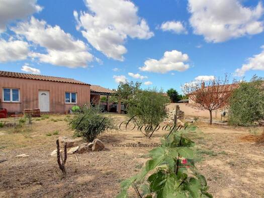 Maison de plain-pied à vendre 120 000 € 2 pièces 1 chambre 63 m² 776 m² de terrain Nord Lézignan-Corbières 11200