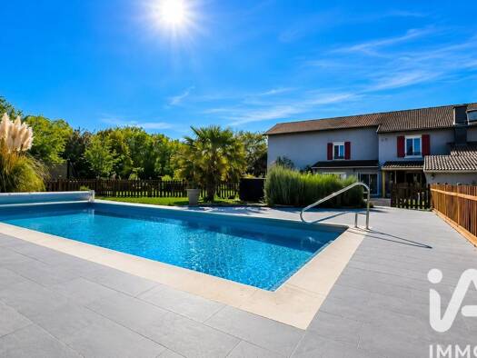 Demeure à vendre 325 000 € 11 pièces 6 chambres 440 m² 2 347 m² de terrain Contreuve 08400