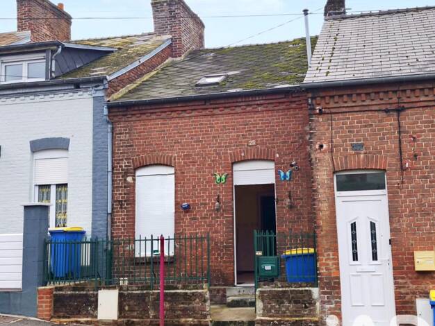 Maison de ville à vendre 29 000 € 4 pièces 2 chambres 65 m² 111 m² de terrain Centre Ville Hirson 02500