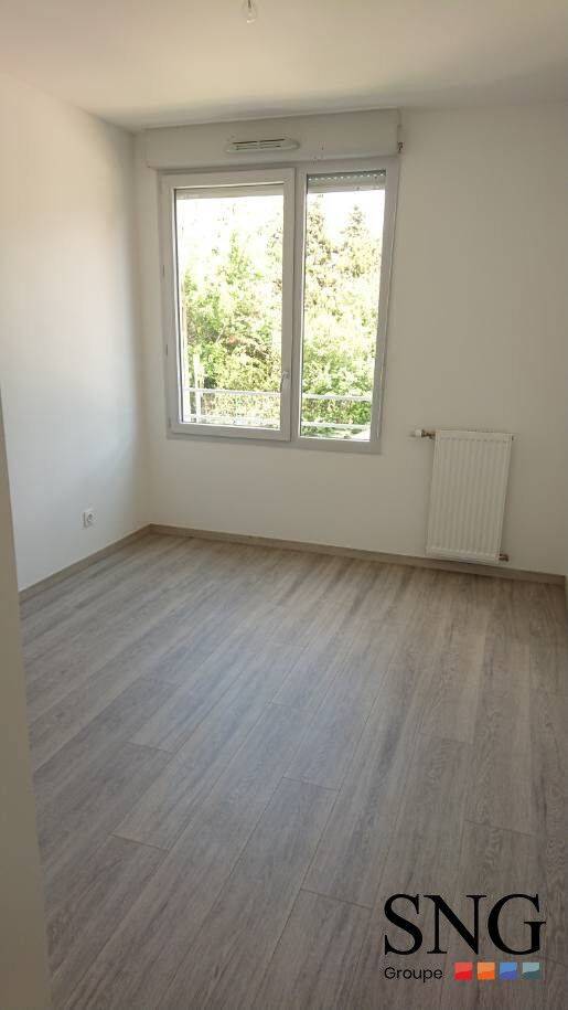 T3 AVEC BALCON ET DEUX PARKINGS — 8
