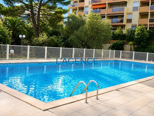 Appartement à vendre 129 000 € 1 pièce 25,81 m² Étage 1/4 Gambetta Hyères 83400