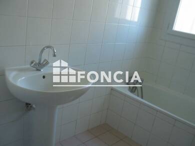 Maison de plain-pied à louer 920 € 5 pièces 3 chambres 106,3 m² disponible à partir du 01/07/2025 Ouest Bon-Encontre 47240