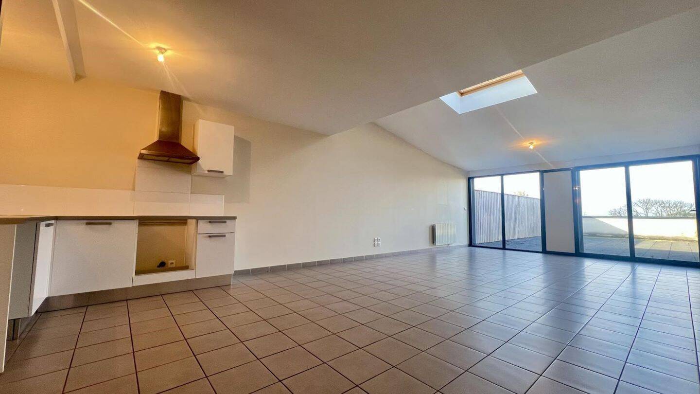 Maison à louer, 97m², LA TOUR DE SALVAGNY