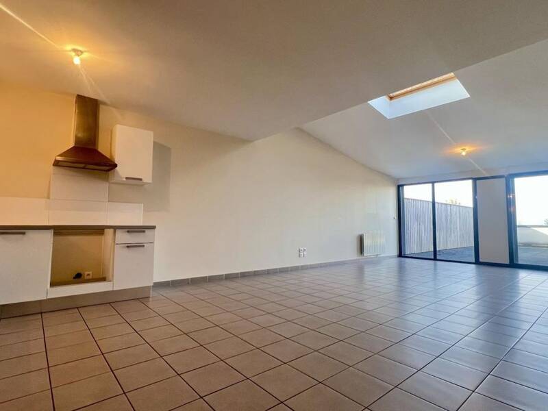 Maison à louer, 97m², LA TOUR DE SALVAGNY