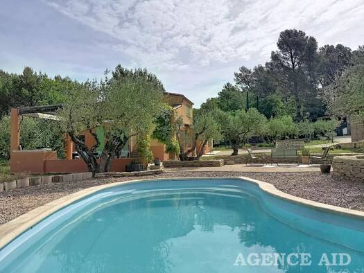 Villa à vendre 629 000 € 4 pièces 3 chambres 108,07 m² 3 954 m² de terrain Cuges-les-Pins 13780