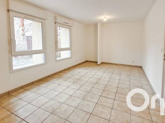 Appartement à louer 790 € 3 pièces 2 chambres 82,8 m² RDC Centre Est Loriol-sur-Drôme 26270