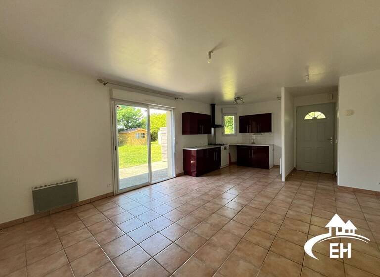 Maison de plain-pied à louer 600 € 3 pièces 2<br/>chambres 55 m²<br/>superficie Saint Symphorien des Bruyeres 61300