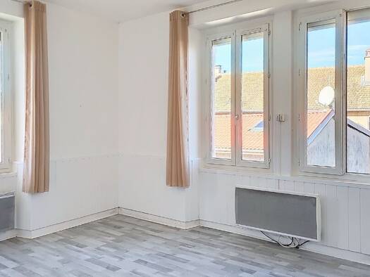 Appartement à louer 640 € 3 pièces 2 chambres 60 m² Étage 2/4 Nierme et Geilles Oyonnax 01100