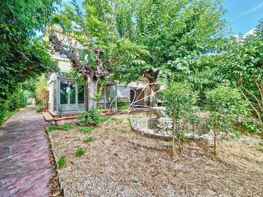 Maison à vendre 335 000 € 8 pièces 5 chambres 183 m² 470 m² de terrain Centre Ville Pézenas 34120