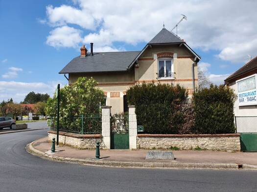 Maison à louer 820 € 4 pièces 3 chambres 130 m² 562 m² de terrain Thimory 45260