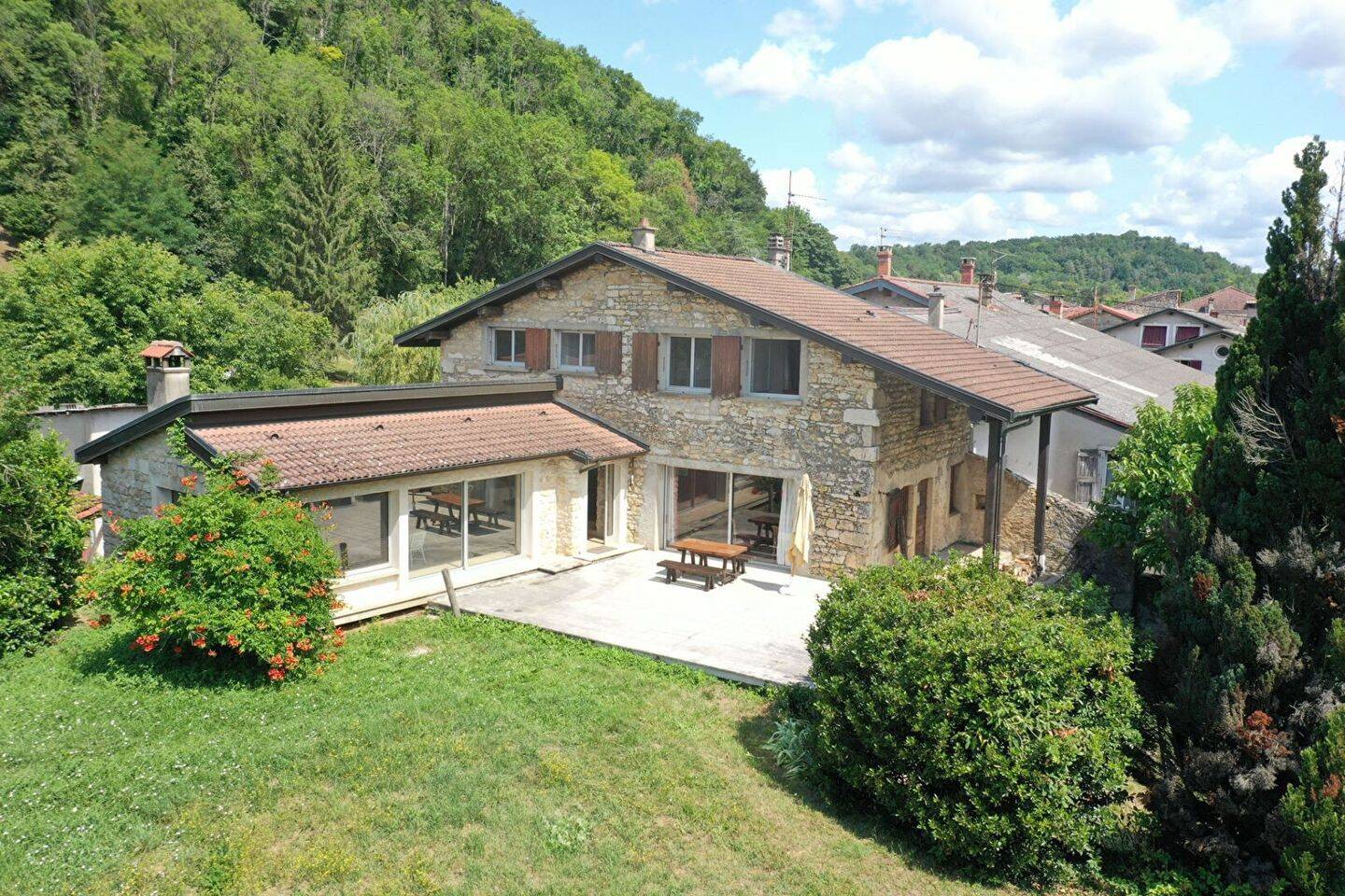 Maison à vendre, 200m², NEUVILLE SUR AIN