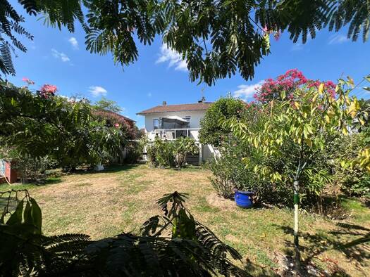 Maison à vendre 300 000 € 3 pièces 2 chambres 68 m² 640 m² de terrain Gan 64290