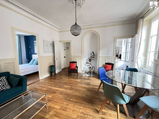 Appartement à louer 760 € 2 pièces 1 chambre 43 m² Étage 2/3 Centre Ville Beaune 21200