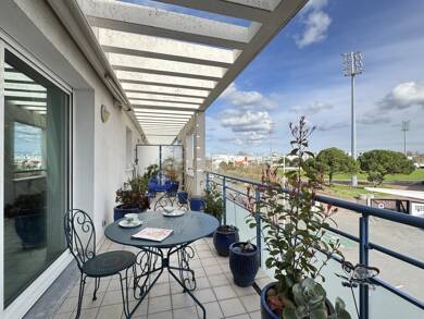 Appartement en viager occupé Bouquet 107 750 € 2 pièces 1 chambre 79,2 m² Dernier étage, Étage 2/2 Centre Ville Royan 17200