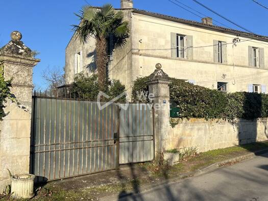 Maison à vendre 191 700 € 6 pièces 4 chambres 220 m² 1 800 m² de terrain Saint-Porchaire 17250