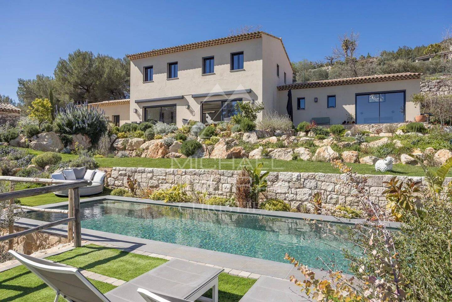 Maison à vendre, 294m², TOURRETTES SUR LOUP