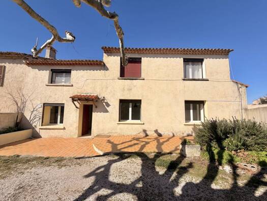 Maison de plain-pied à louer 1 270 € 3 pièces 2 chambres 66 m² Estroublans Vitrolles 13127