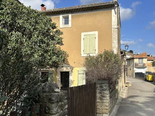 Maison de ville à vendre 255 000 € 4 pièces 3 chambres 140 m² 200 m² de terrain Caumont-sur-Durance 84510